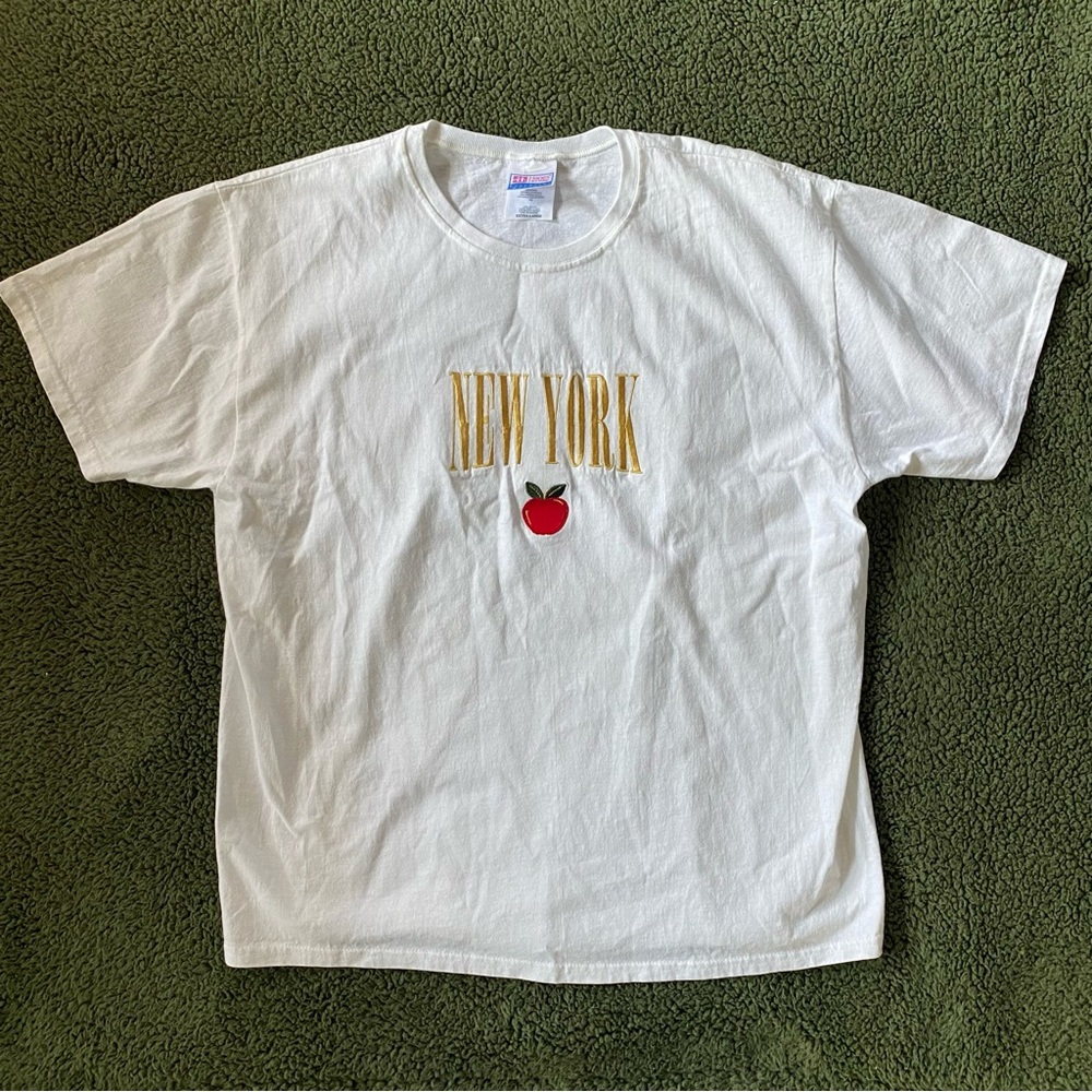 Vintage NYC Tee Big Apple White and Gold Short Sleeve